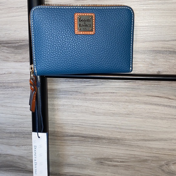 NWT- Dooney & Bourke Pebble Leather Medium Zip Around Wallet, Jeans - Picture 3 of 9